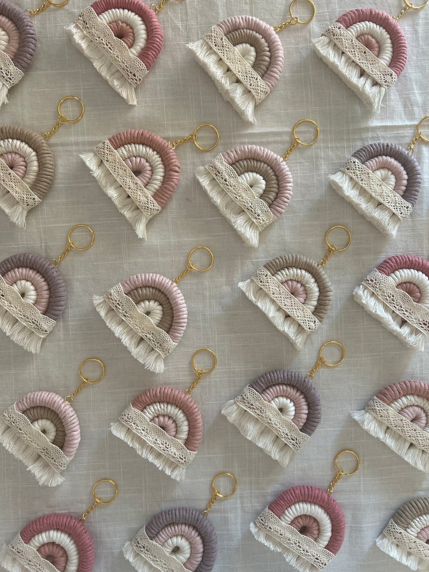 Arcobaleno bomboniera in Macramè - MacraLu di Ludovica Mazzanti