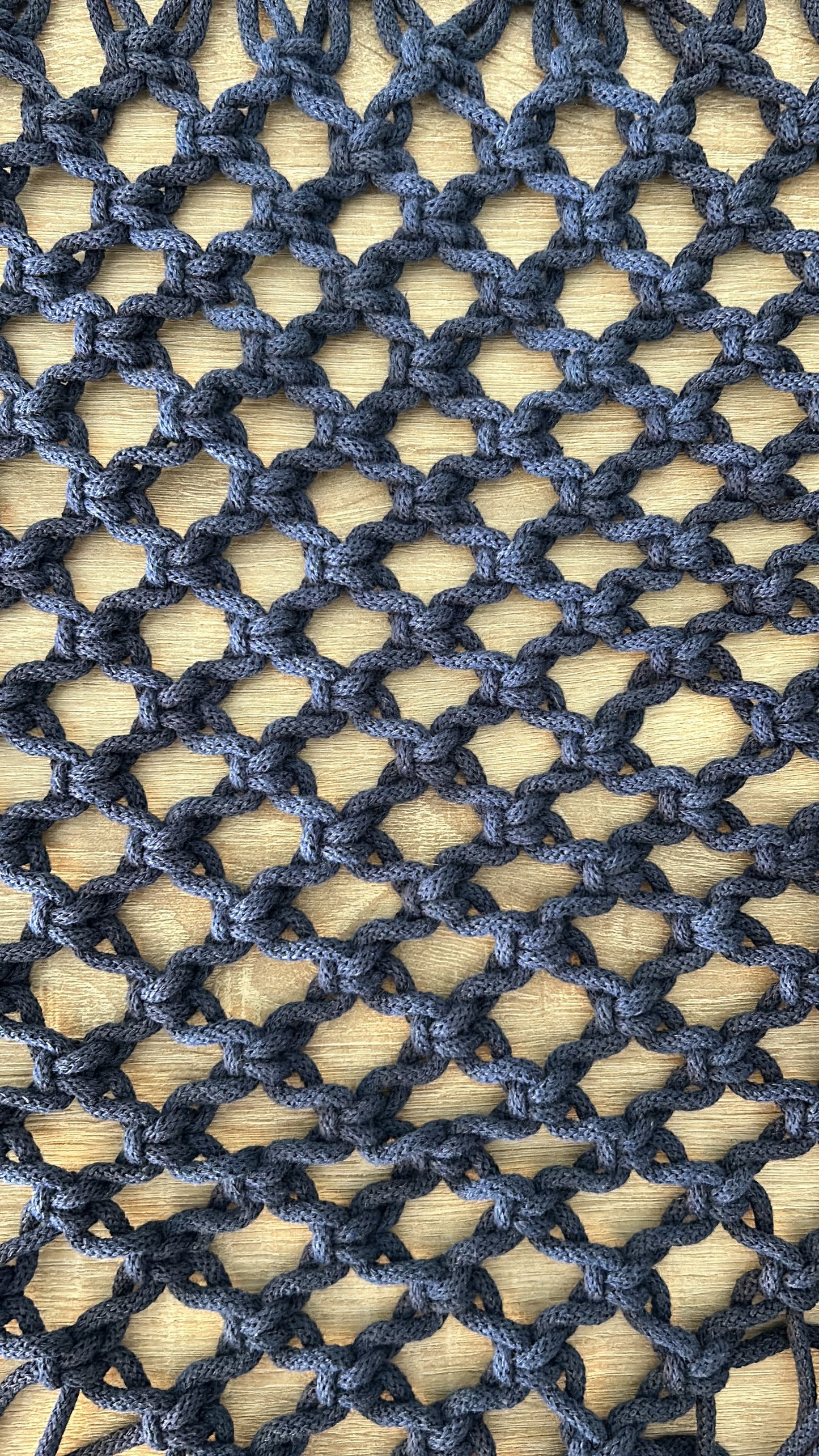 Scialle Fiordaliso in macramè - MacraLu di Ludovica Mazzanti