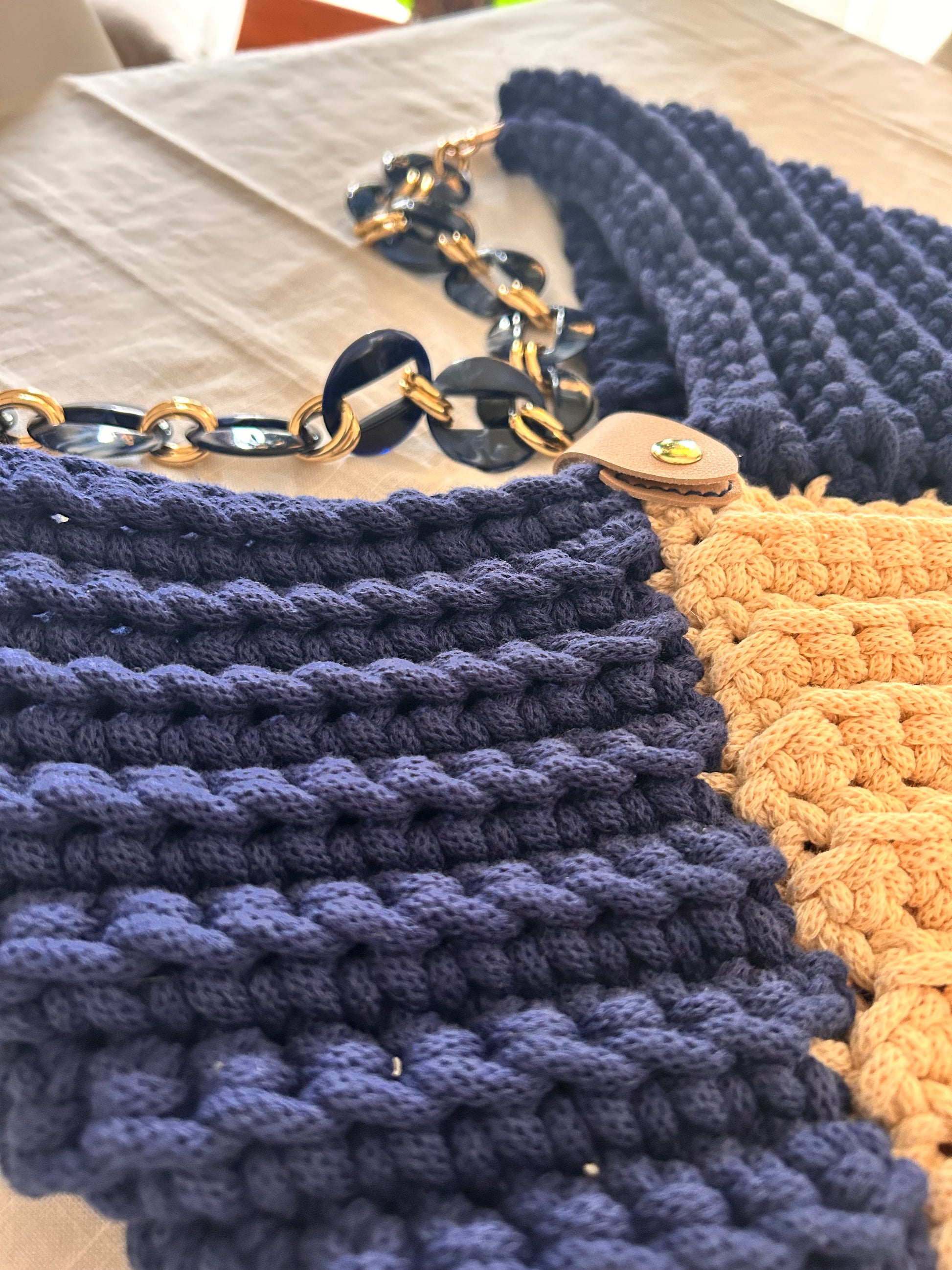 Borsa Atena • Uncinetto • Borsa a triangolo - MacraLu di Ludovica Mazzanti