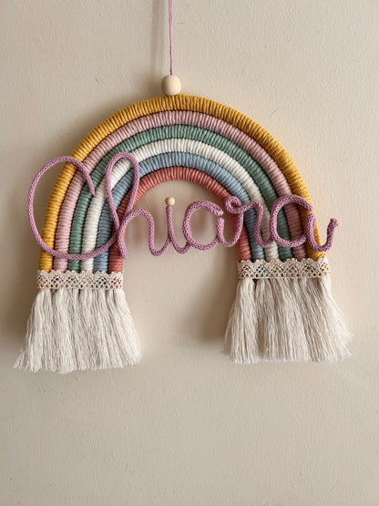 Arcobaleno in Macrame con Nome in Tricotin - MacraLu di Ludovica Mazzanti