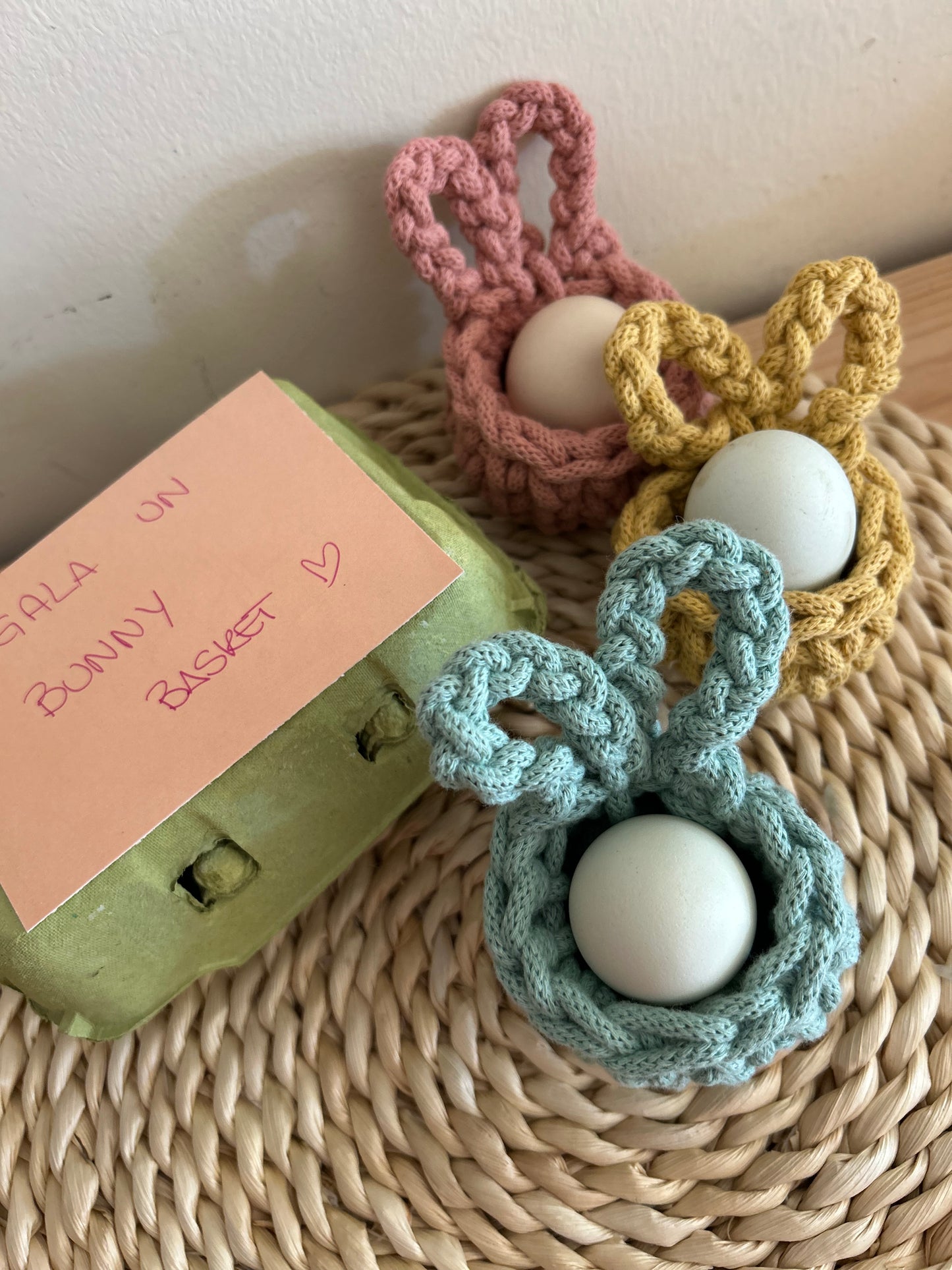 Portauovo Bunny uncinetto - MacraLu di Ludovica Mazzanti