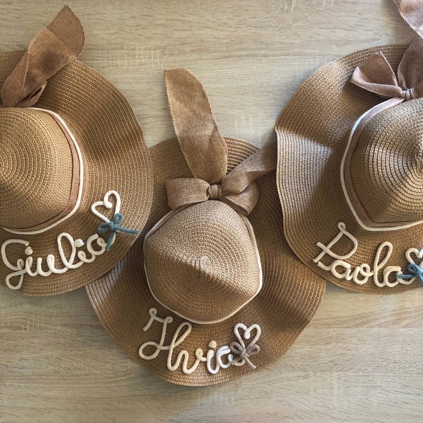 Women's beach hat with name and decoration