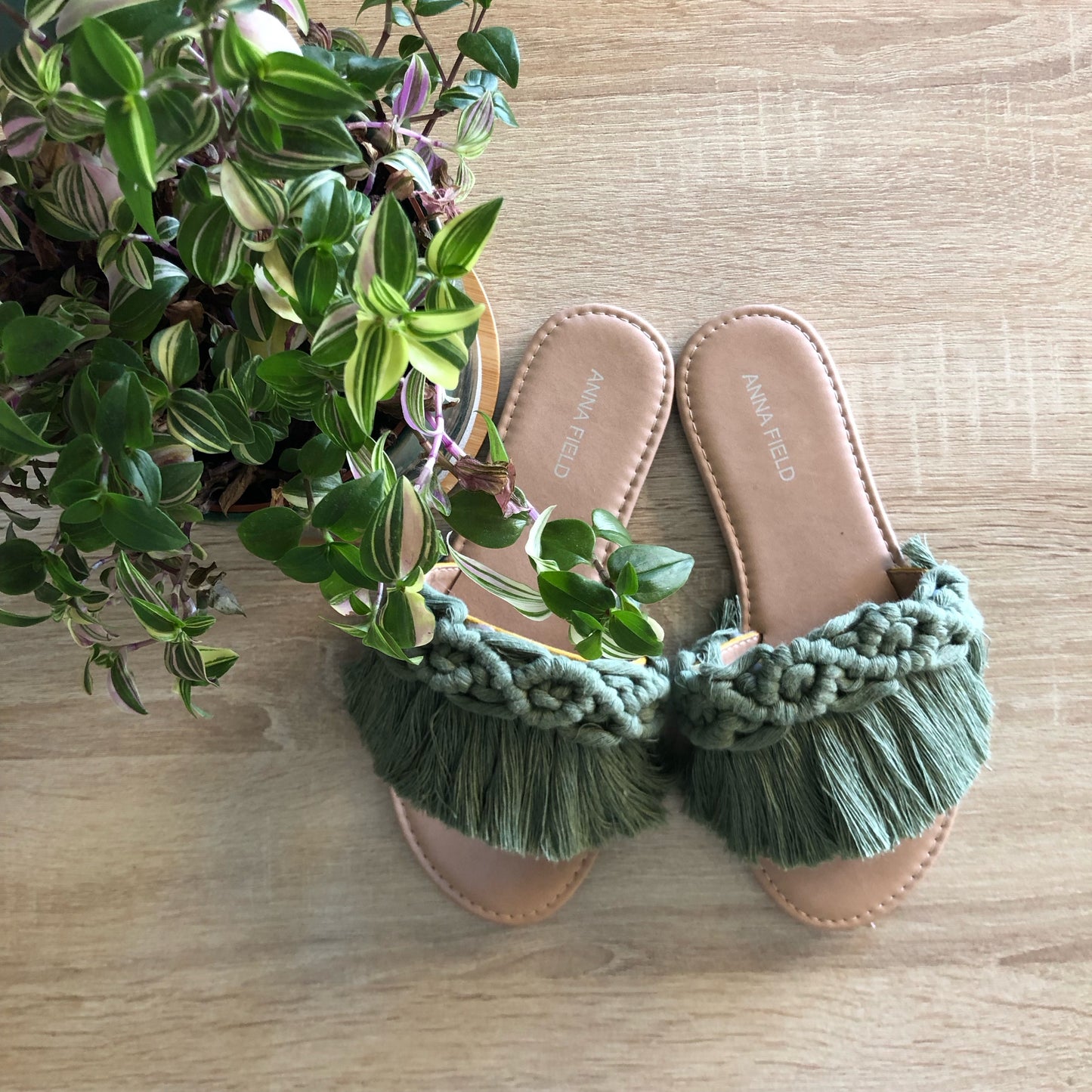 Macramé slipper