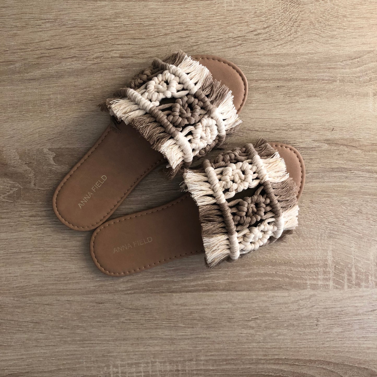 Macramé slipper