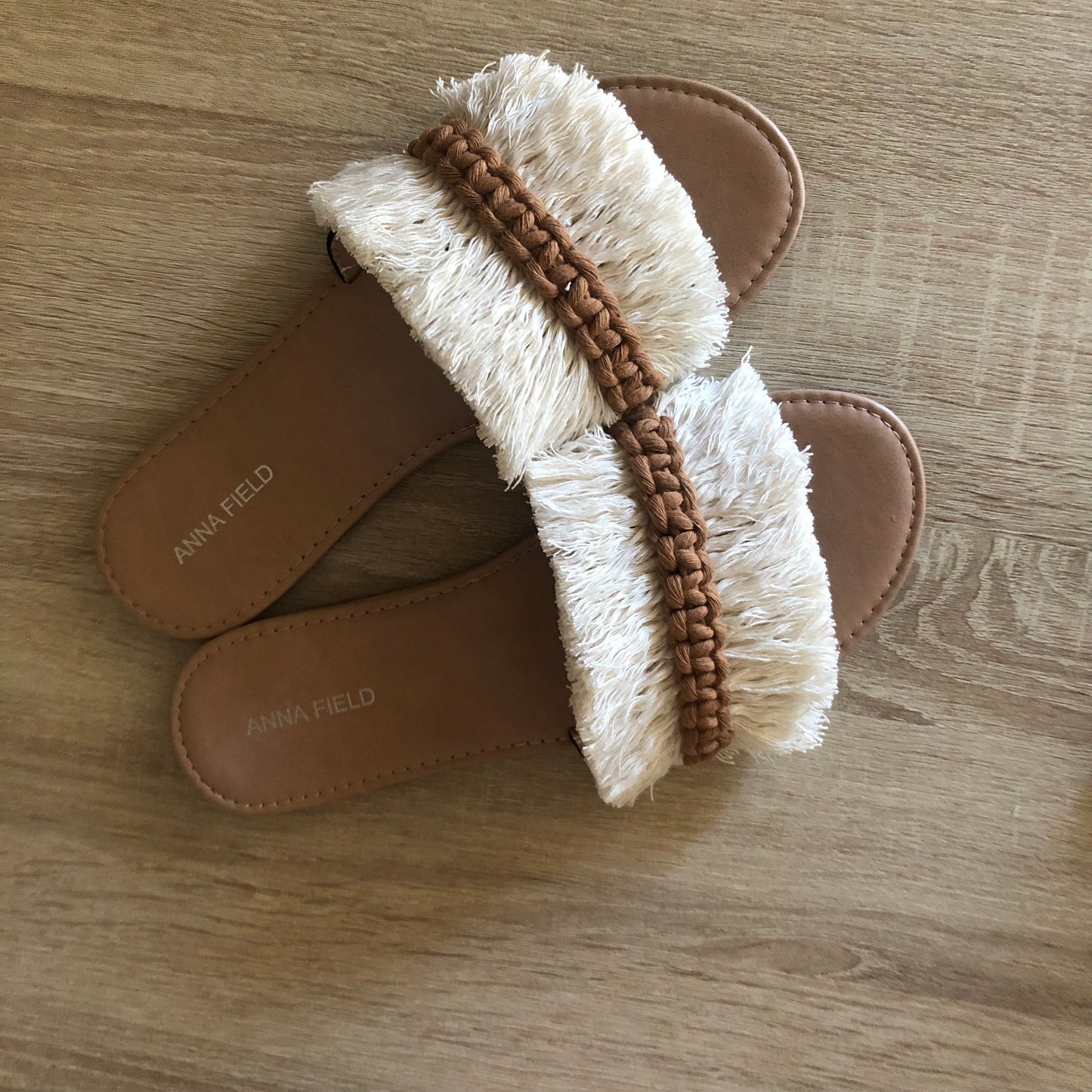 Macramé slipper