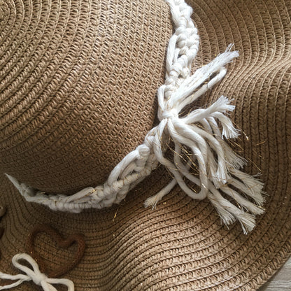 Women's beach hat with name and decoration