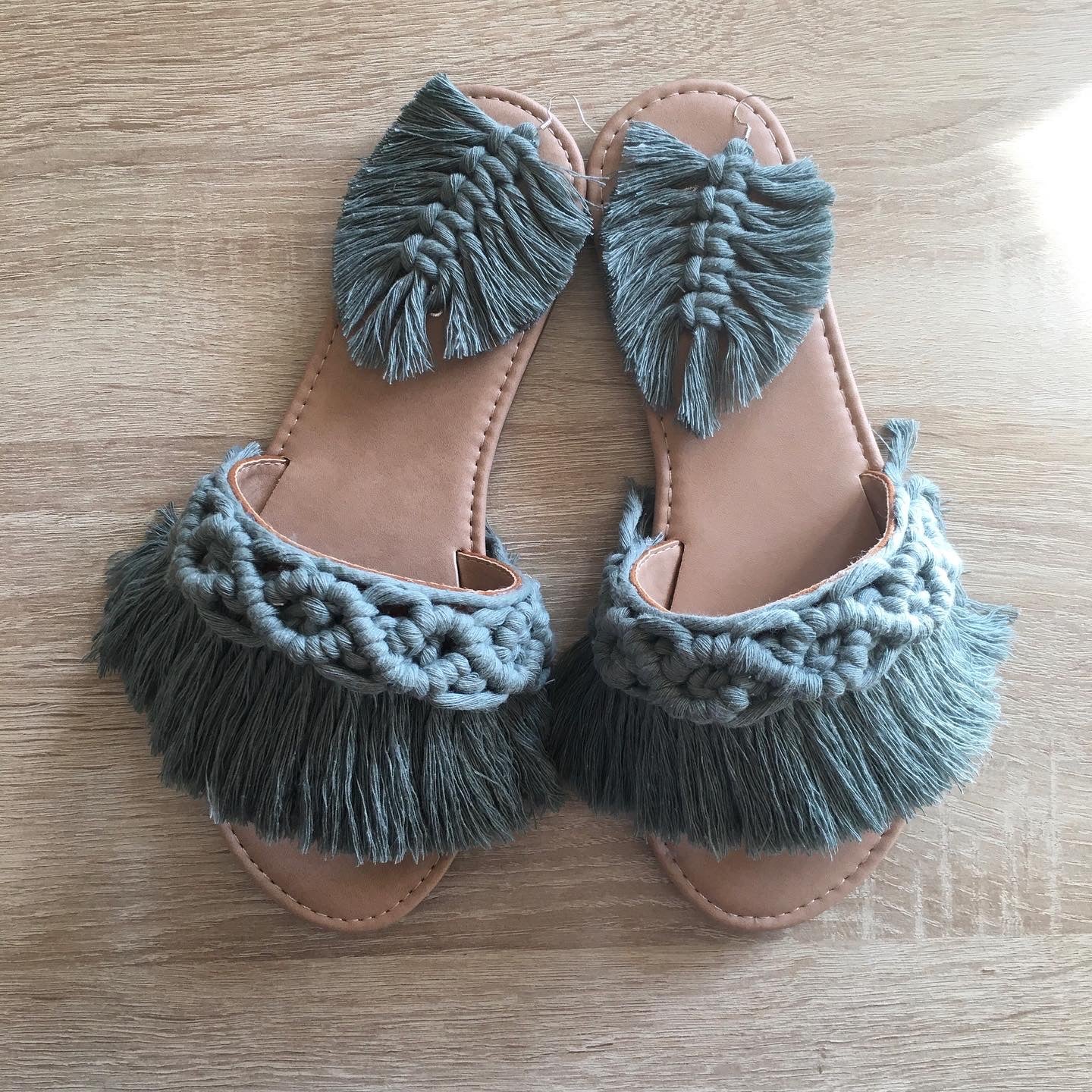 Macramé slipper