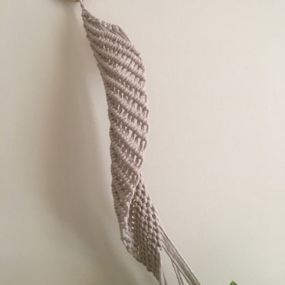 Macramé vase holder