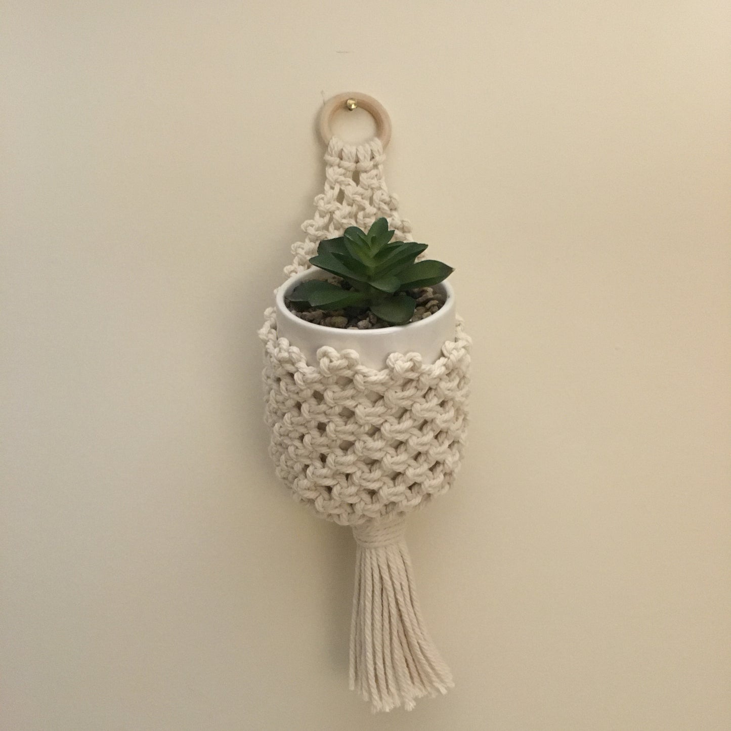 Macramé pods accessory pocket