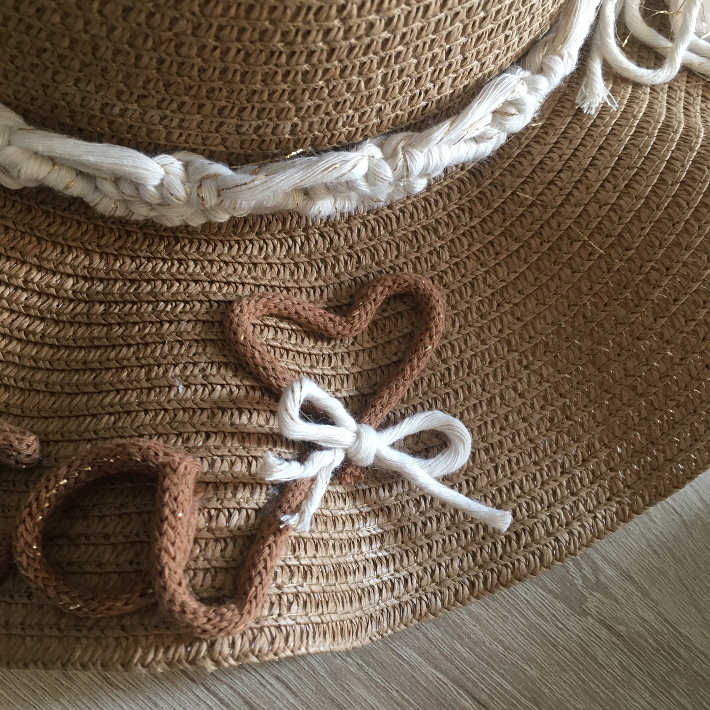 Women's beach hat with name and decoration