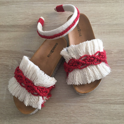 Macramé slipper