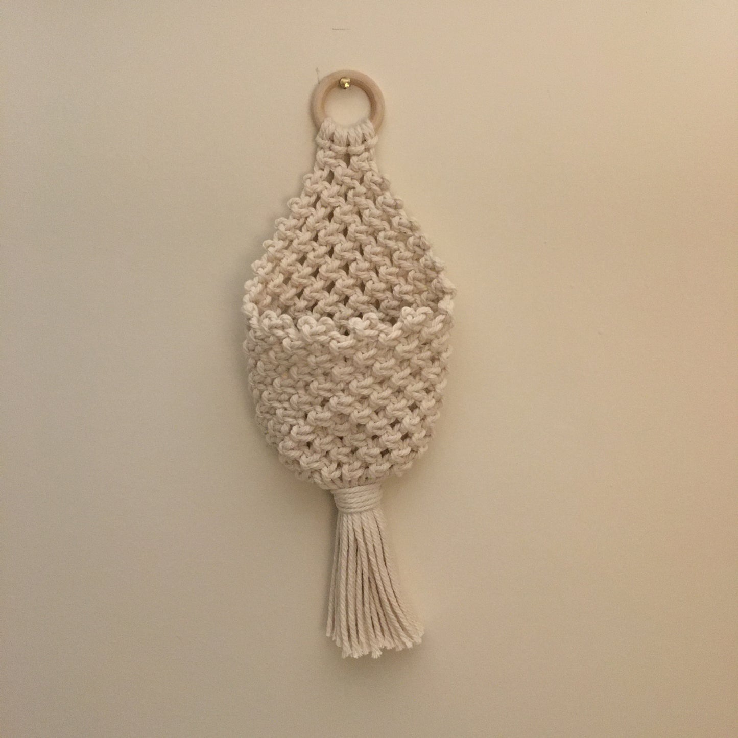 Macramé pods accessory pocket